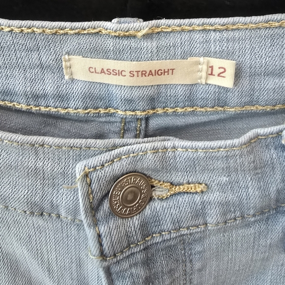 Levis Classic Mid Rise Straight Leg Light Blue Jeans 12 - Picture 4 of 6
